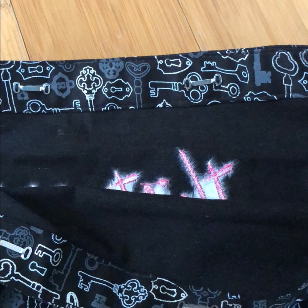 Thirty-One Classic Fitted Purse Skirt - keys/logo - Picture 2 of 3